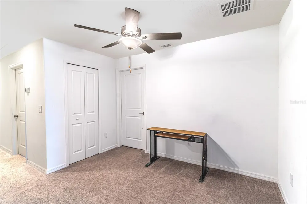 7014 RIPPLE POND LOOP Zephyrhills, FL 33541