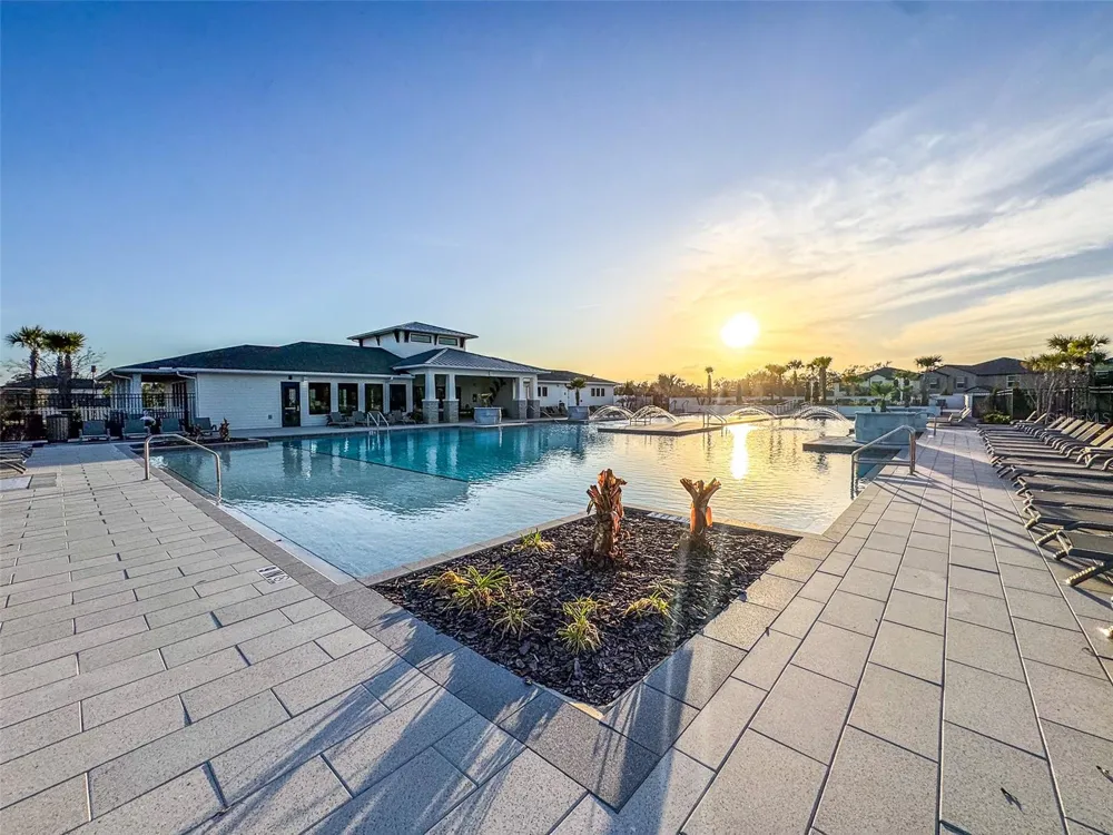 7014 RIPPLE POND LOOP Zephyrhills, FL 33541