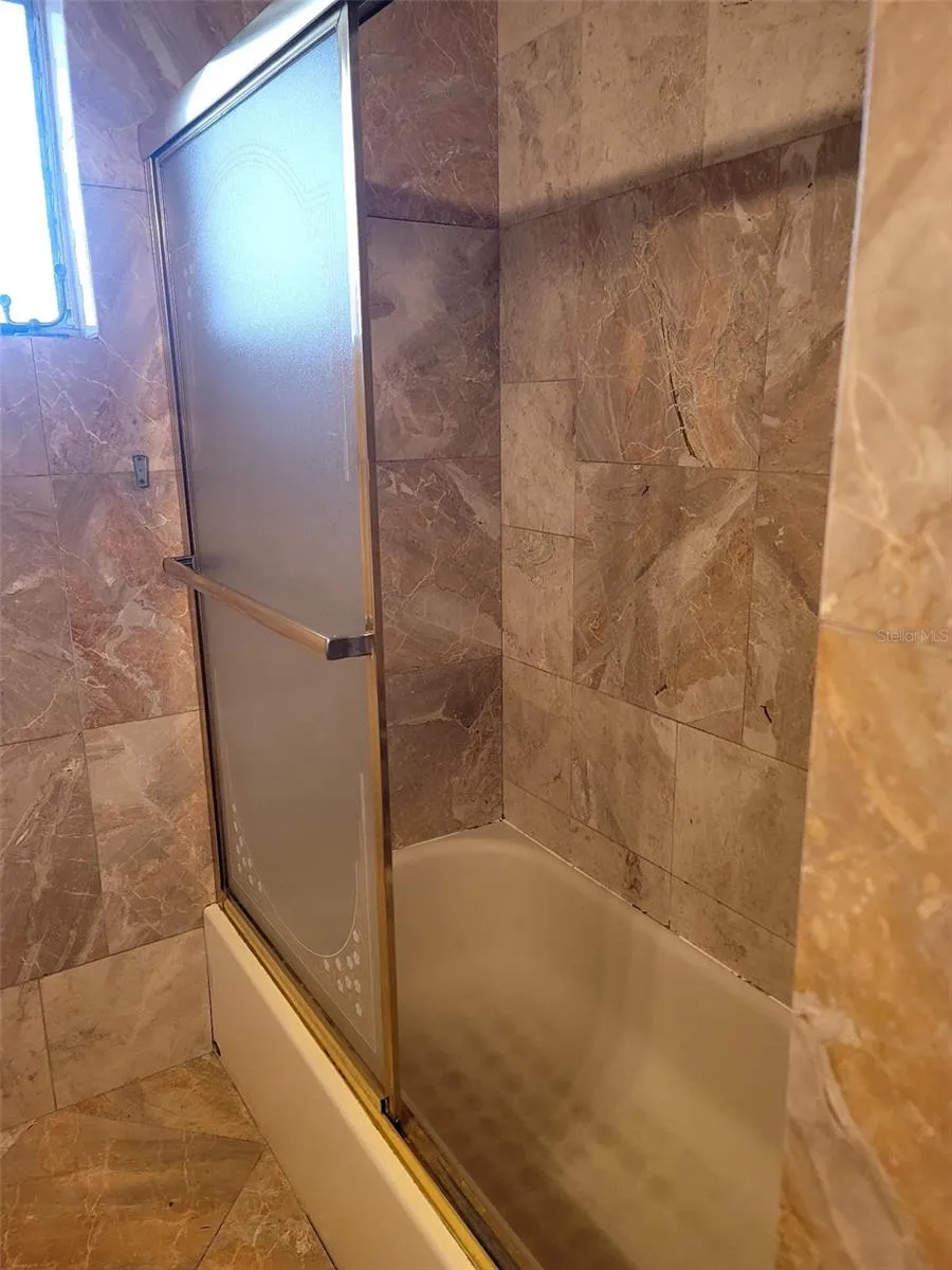 1690 NE 191TH STREET #315 Miami, FL 33179