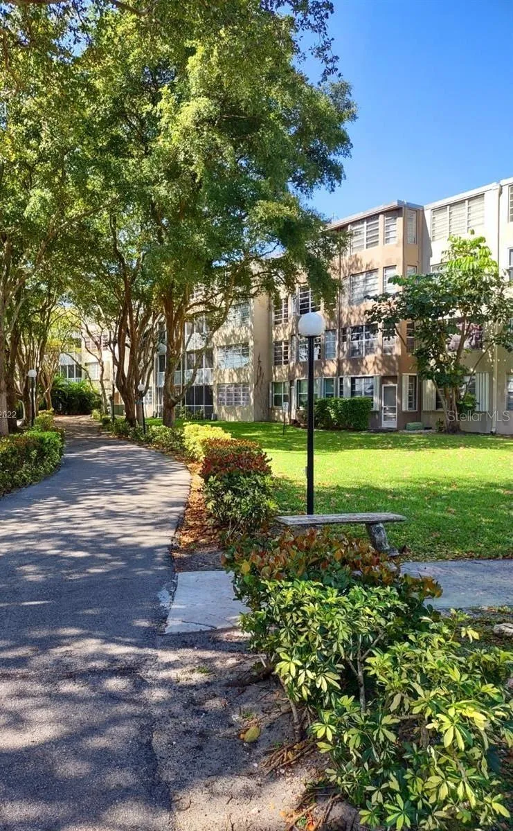 1690 NE 191TH STREET #315 Miami, FL 33179