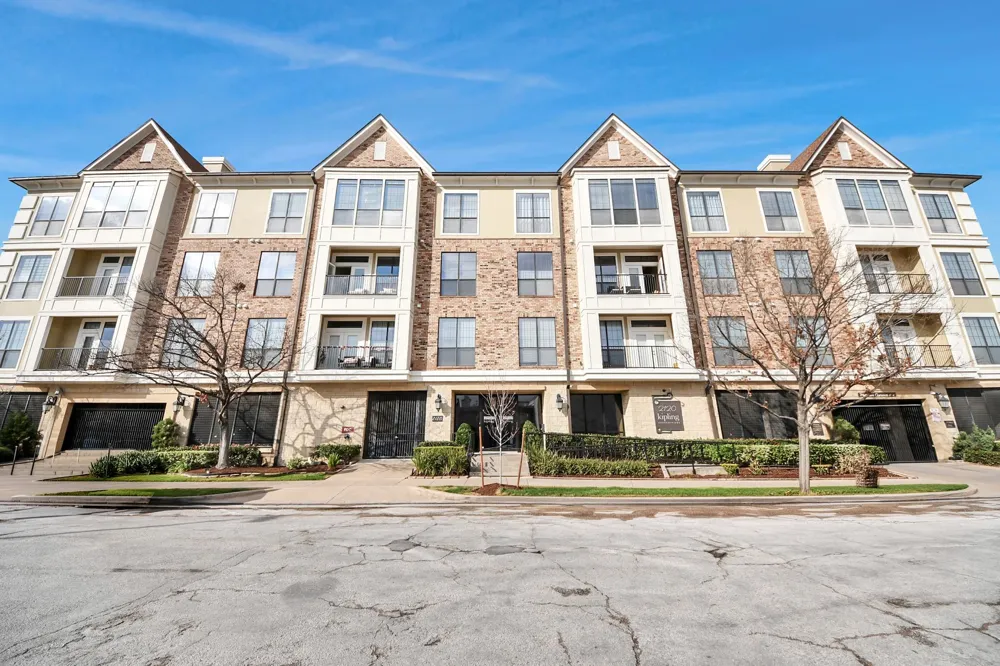 2120 Kipling Street #208