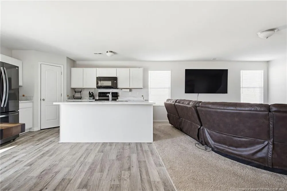 913 Sapphire Stone Lane Hope Mills, NC 28348