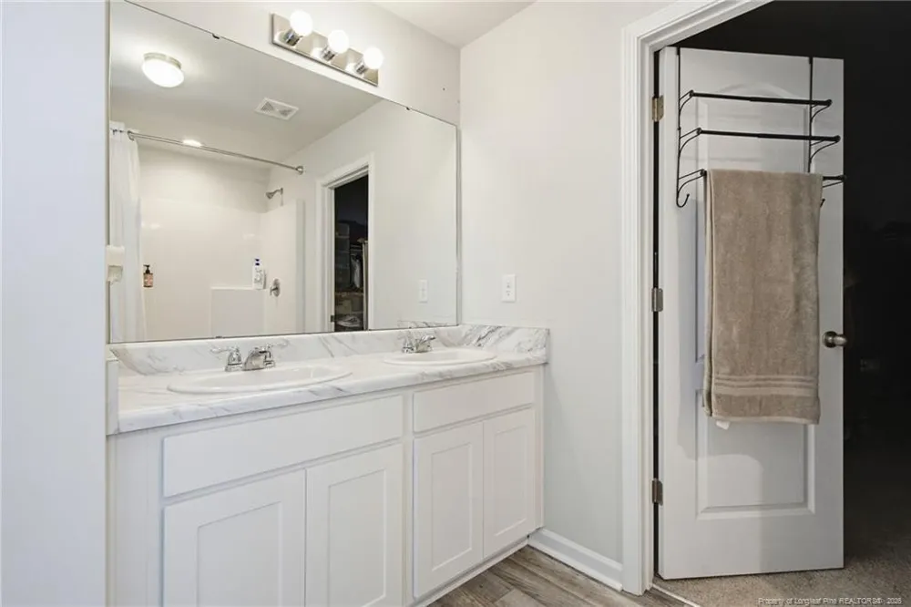 913 Sapphire Stone Lane Hope Mills, NC 28348