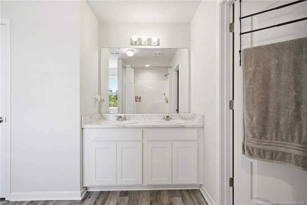 913 Sapphire Stone Lane Hope Mills, NC 28348