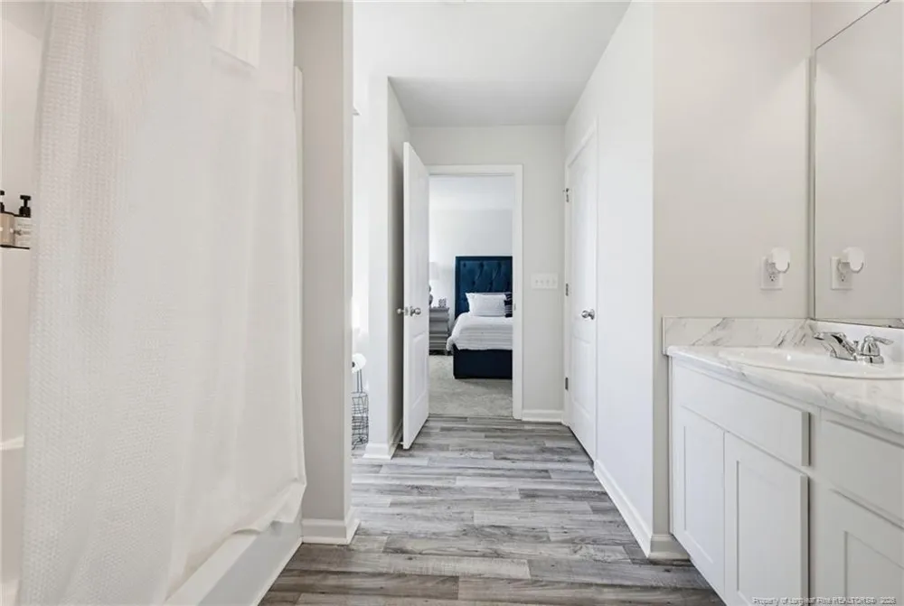 913 Sapphire Stone Lane Hope Mills, NC 28348