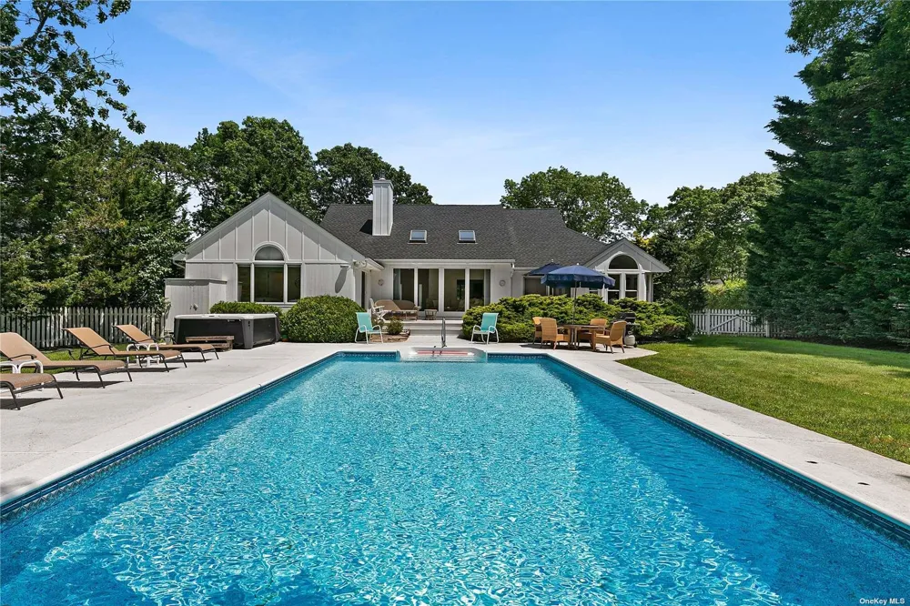 43 Bridle Path Westhampton Beach, NY 11978