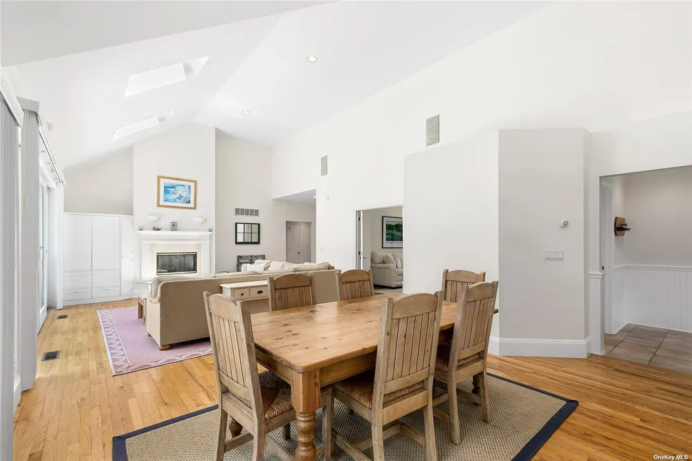 43 Bridle Path Westhampton Beach, NY 11978