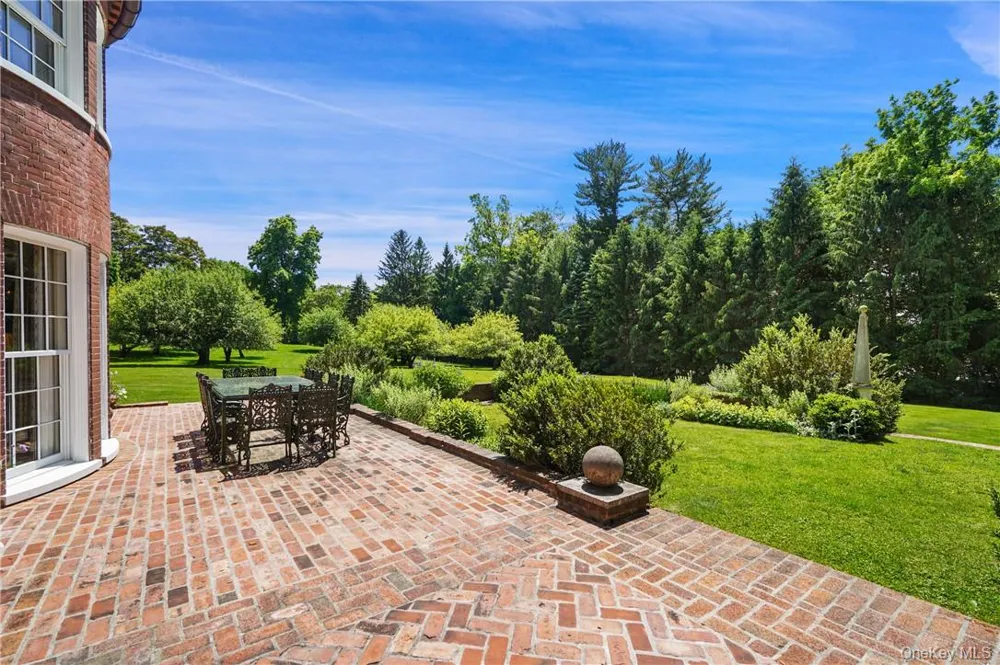 99 Cantitoe Street Katonah, NY 10536