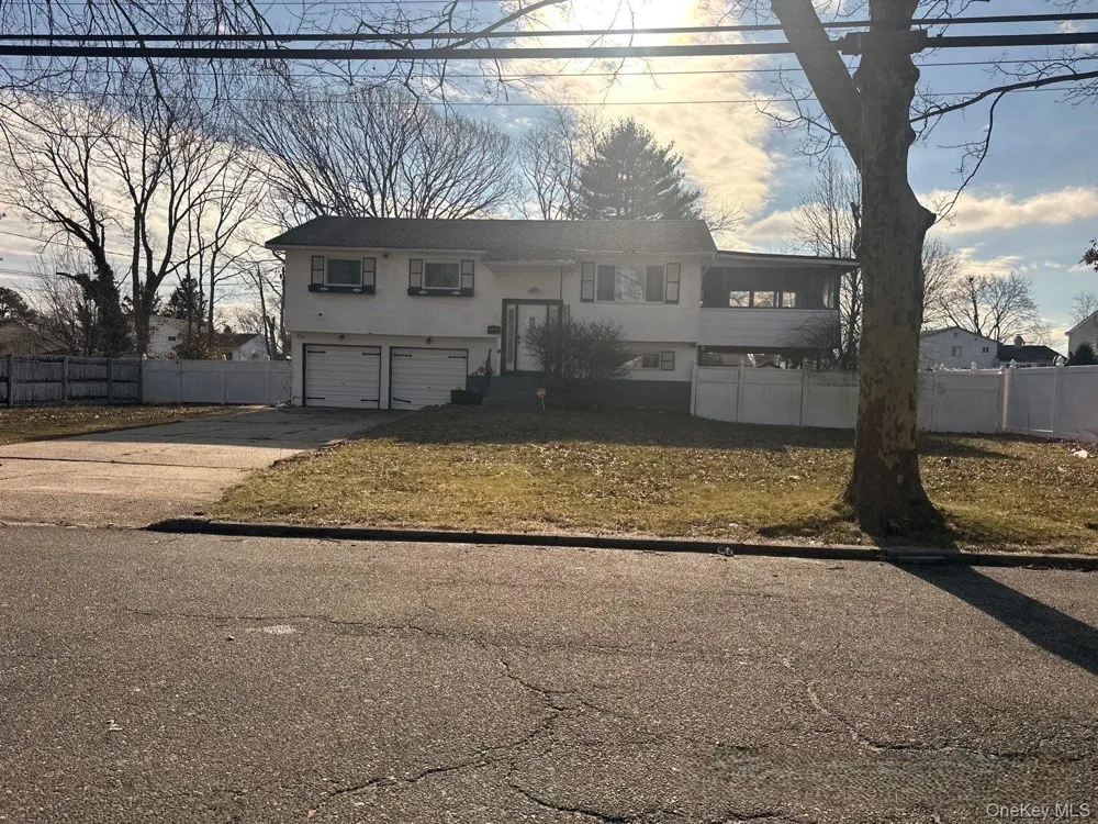 218 Newberry Street Brentwood, NY 11717
