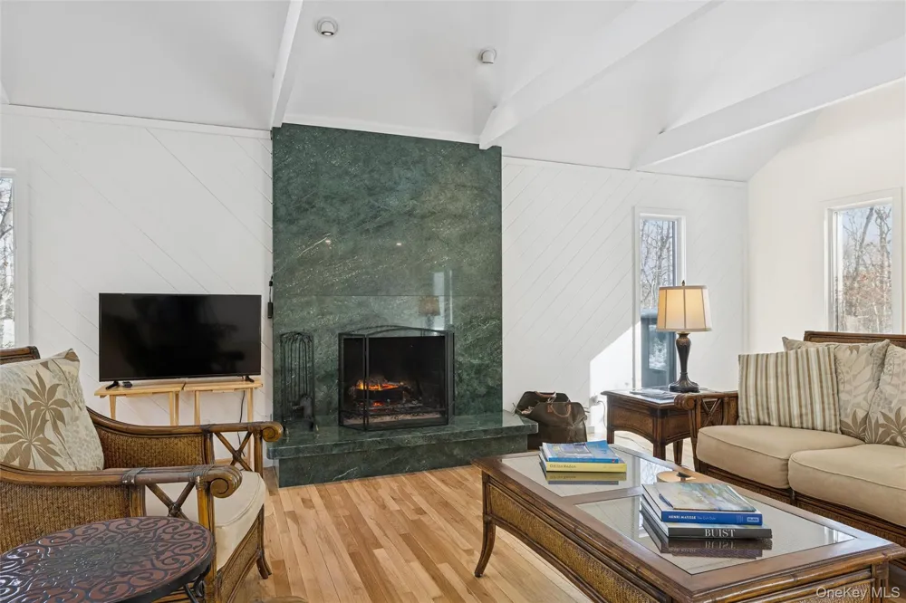15 Rivers Road East Hampton, NY 11937