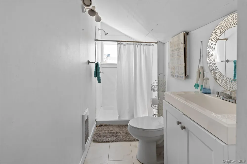 180 Cottage Walk Ocean Beach, NY 11770