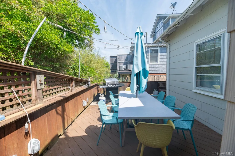 180 Cottage Walk Ocean Beach, NY 11770