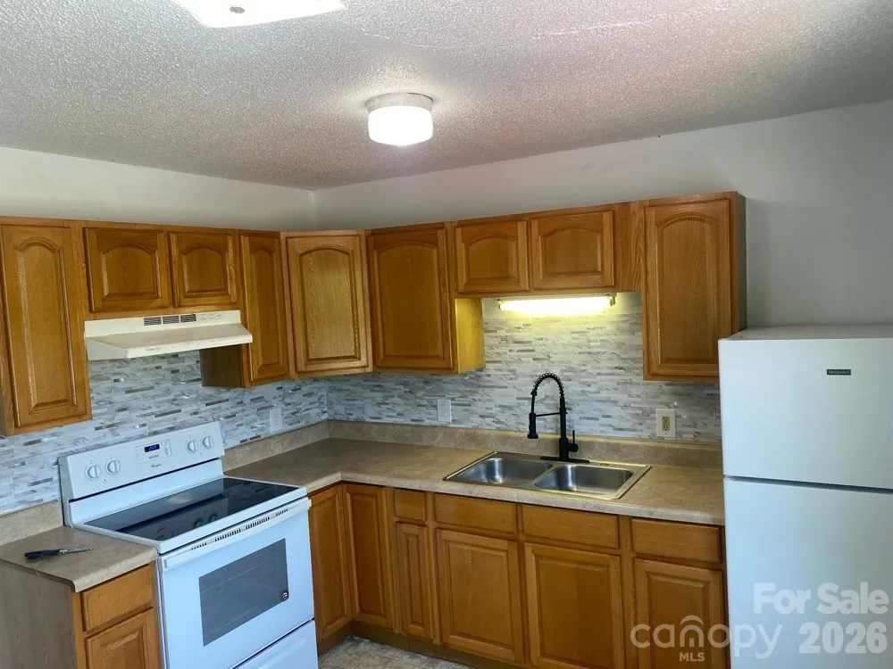 1962 & 1966 Lakeview Road Asheboro, NC 27203