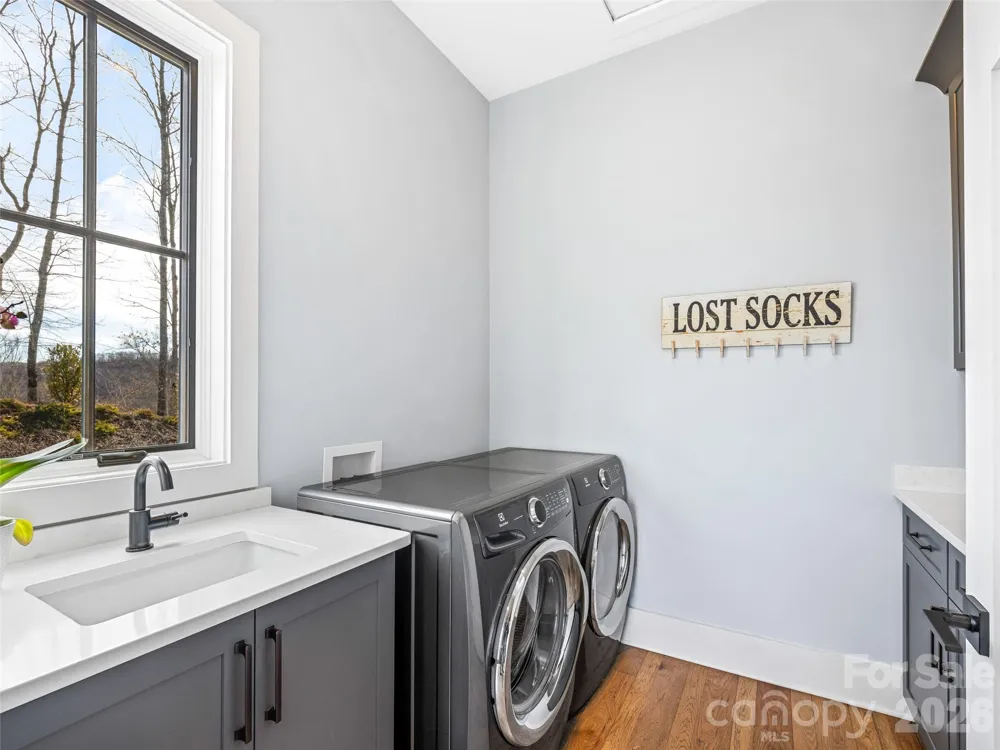 1839 Grandview Drive Tuckasegee, NC 28783