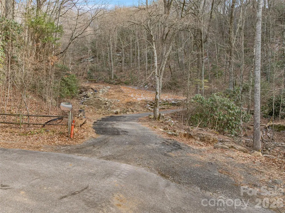 119 Wildflower Cove Drive Swannanoa, NC 28778