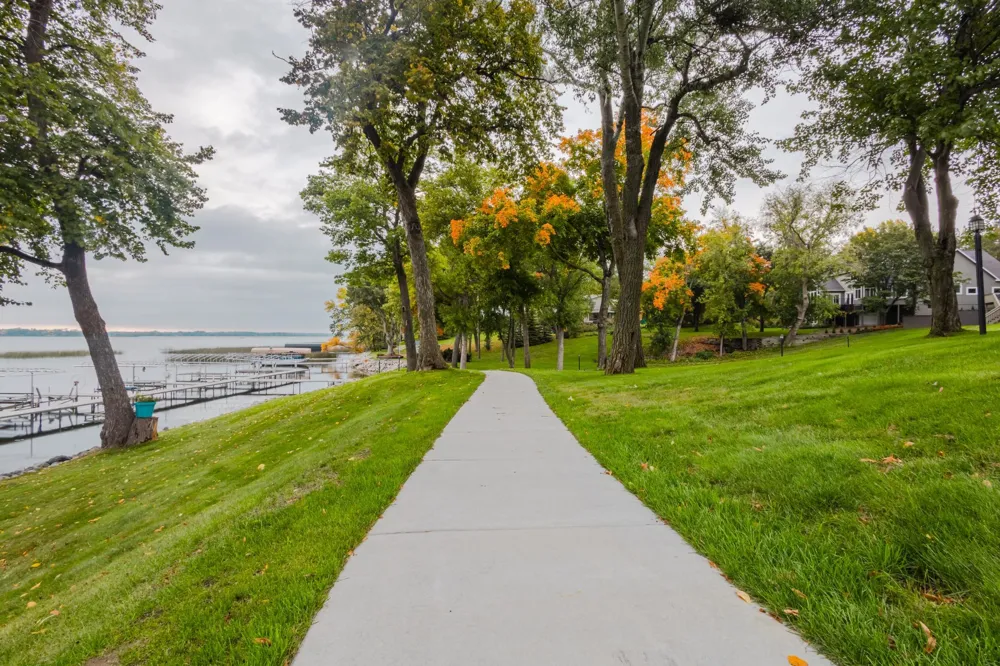 2520 Le Homme Dieu Heights NE #2 Alexandria, MN 56308