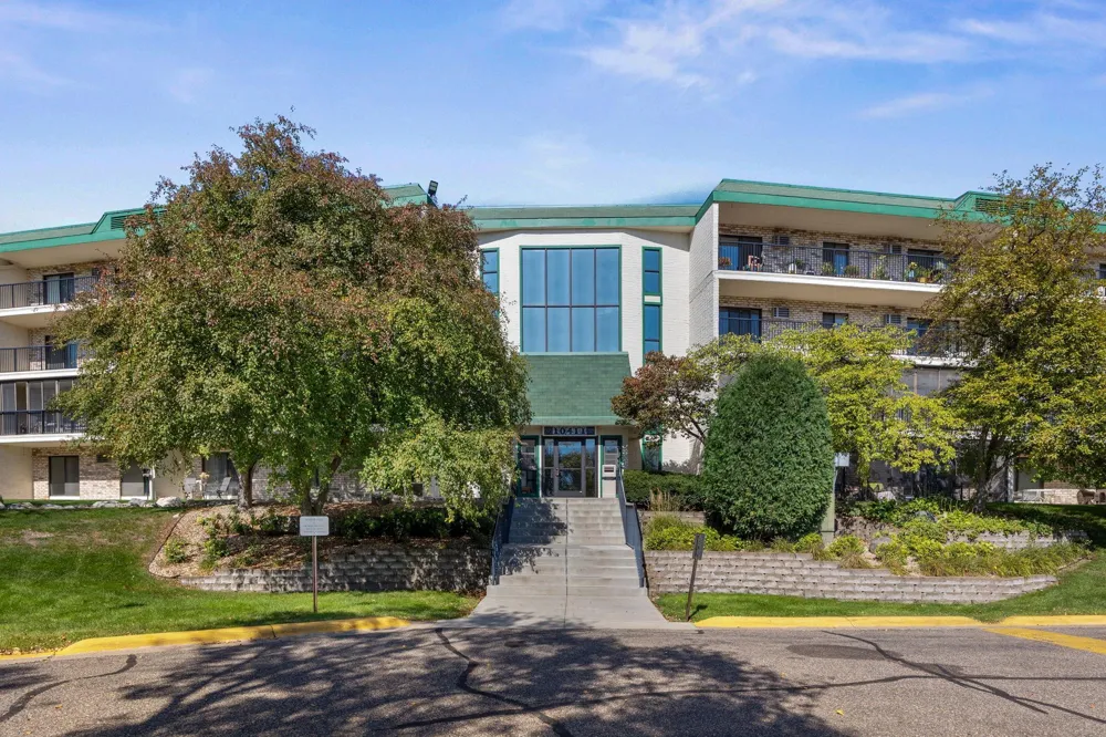 10411 Cedar Lake Road #213