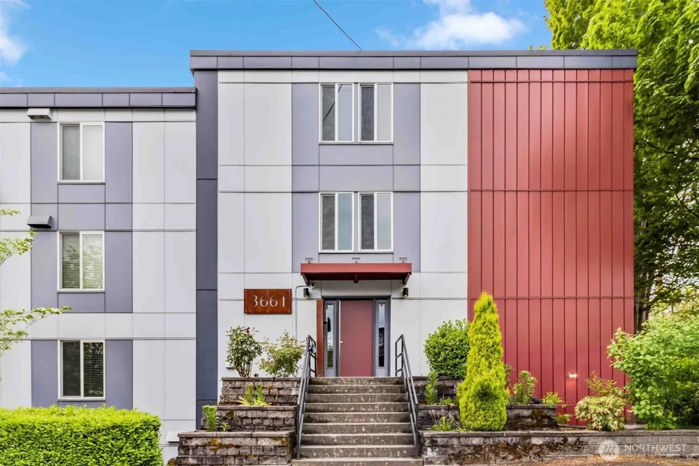 3661 Phinney Avenue #208