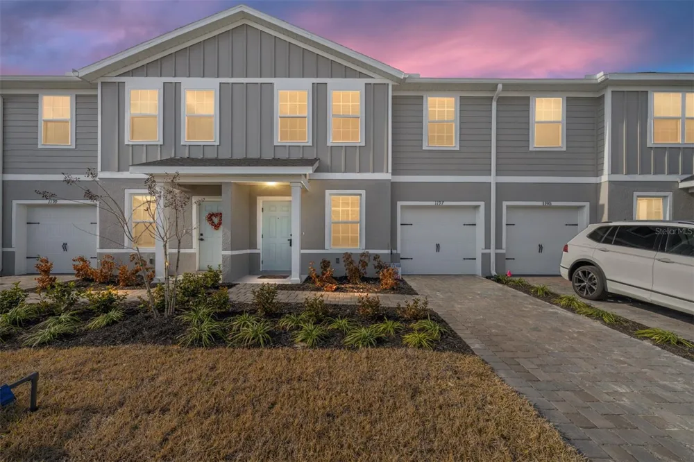 1197 PORT BLUE WAY Lady Lake, FL 32159