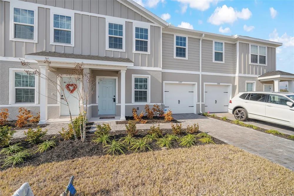 1197 PORT BLUE WAY Lady Lake, FL 32159