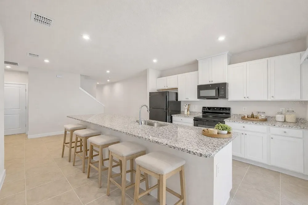 1197 PORT BLUE WAY Lady Lake, FL 32159