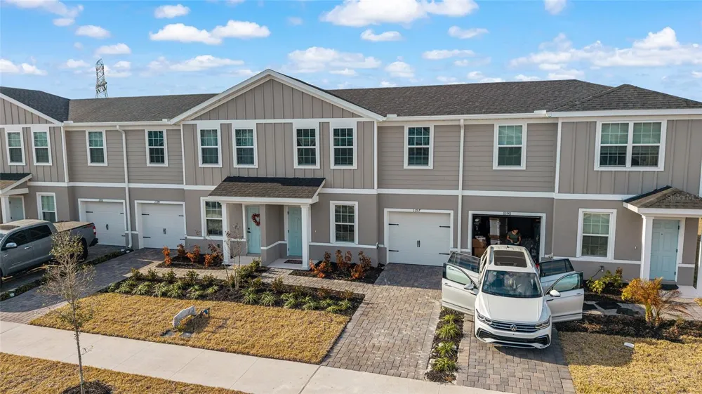 1197 PORT BLUE WAY Lady Lake, FL 32159