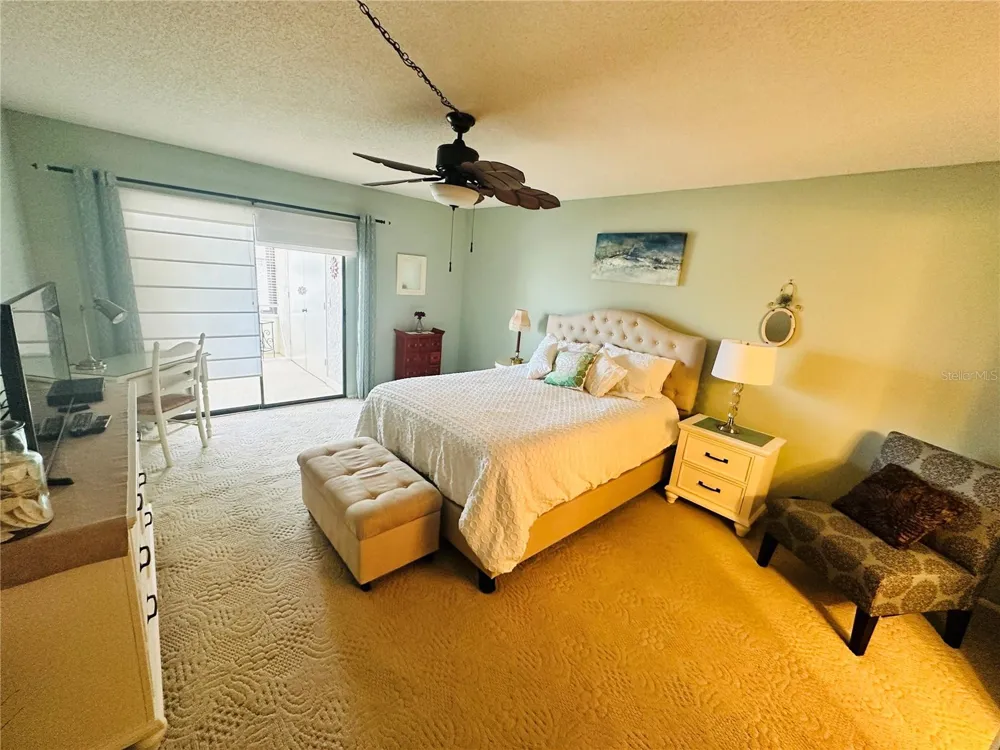 577 LAKESIDE DRIVE Bradenton, FL 34210