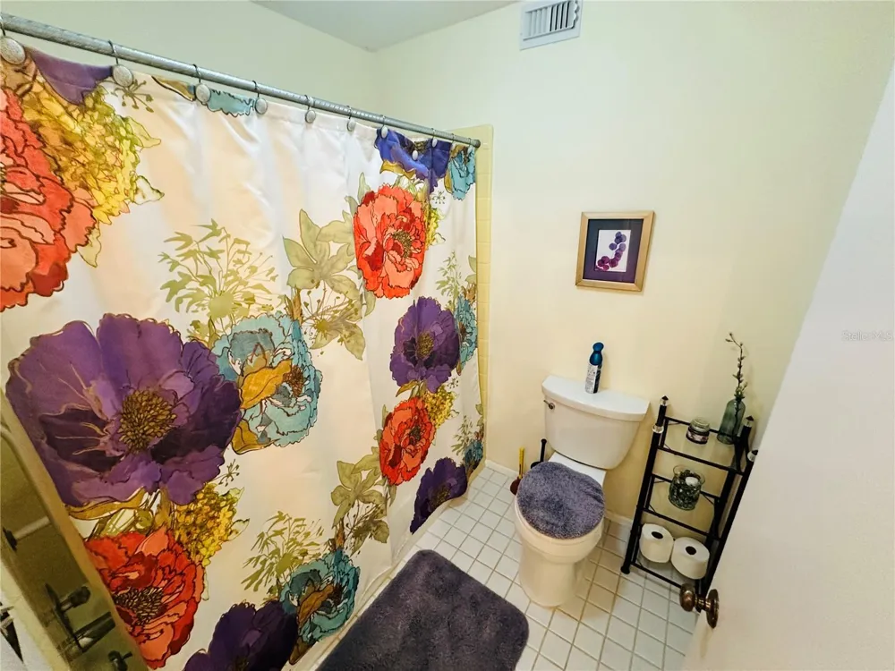 577 LAKESIDE DRIVE Bradenton, FL 34210