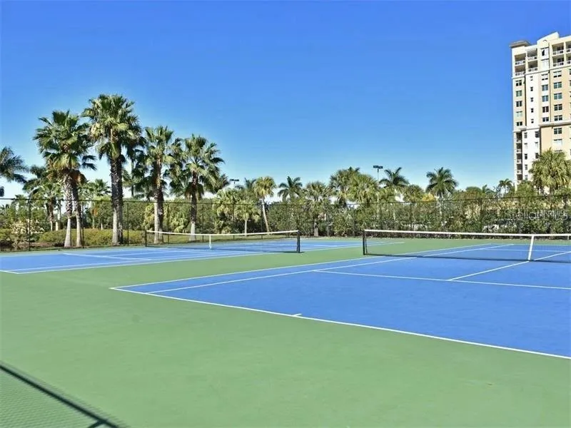 615 RIVIERA DUNES WAY #406 Palmetto, FL 34221
