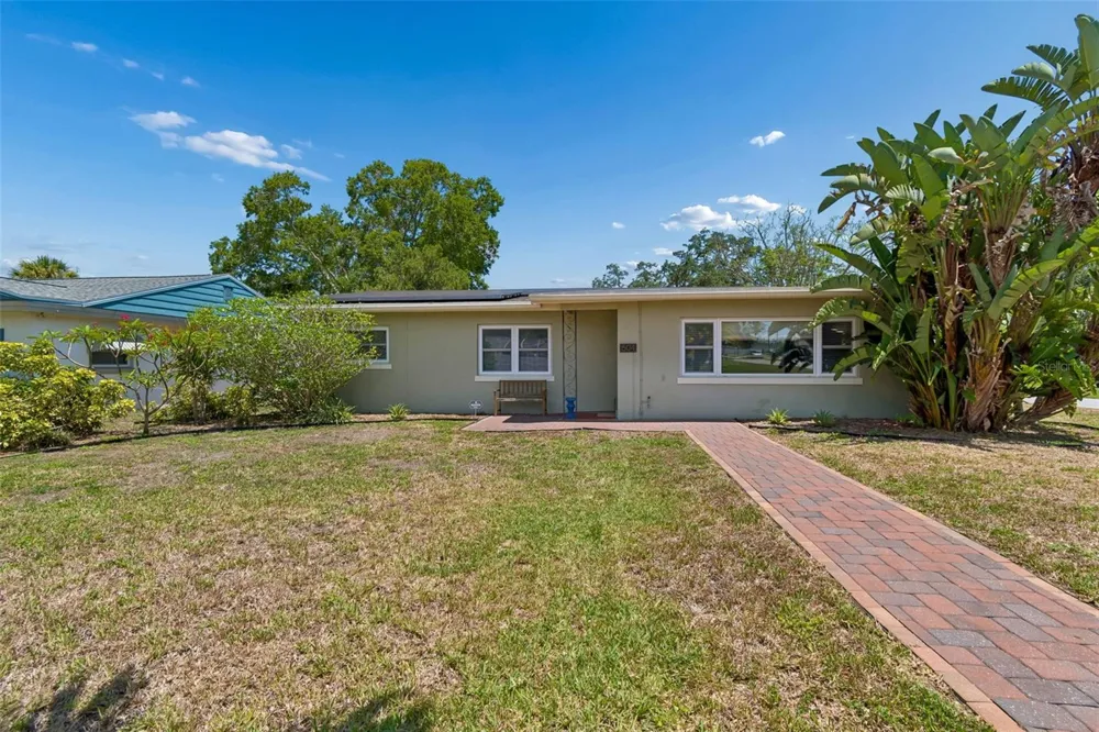 604 7TH AVENUE SW Largo, FL 33770