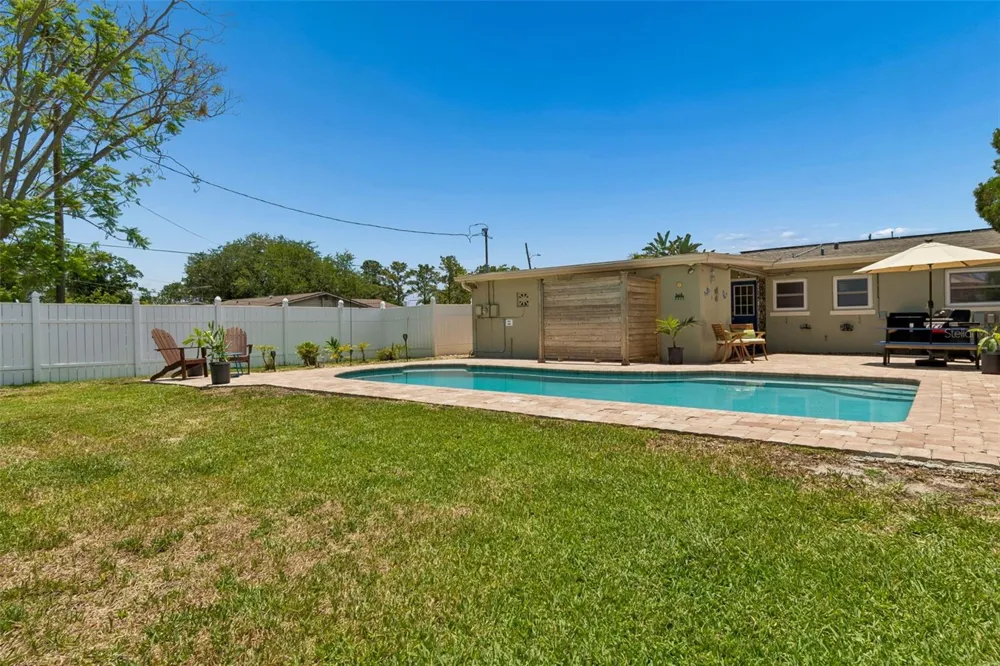 604 7TH AVENUE SW Largo, FL 33770