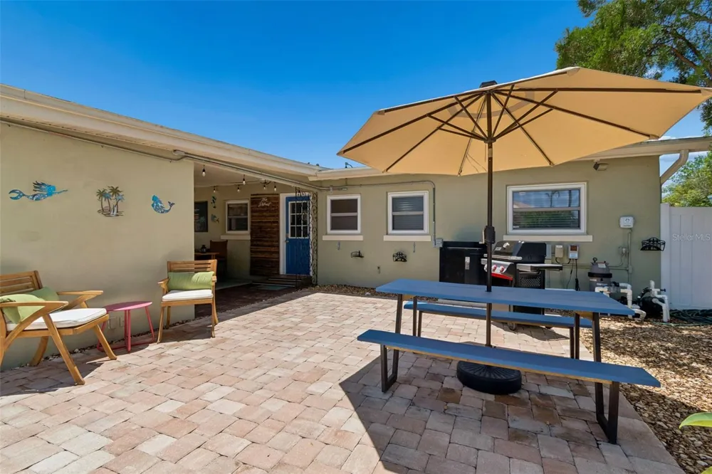 604 7TH AVENUE SW Largo, FL 33770