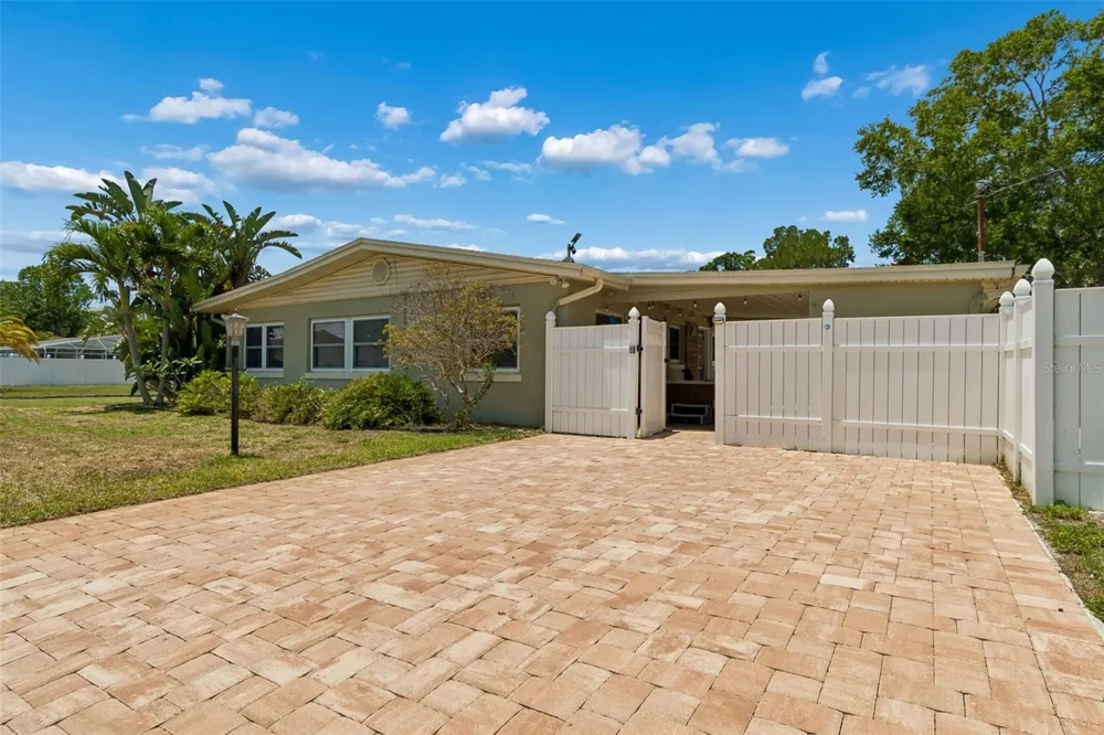 604 7TH AVENUE SW Largo, FL 33770