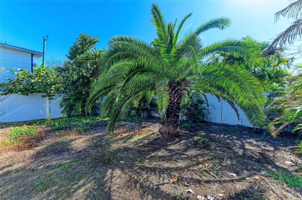 872 NORTH SHORE DRIVE Anna Maria, FL 34216