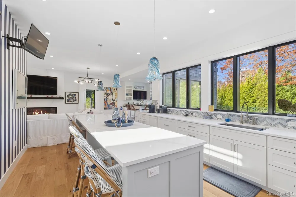 9 Debras Way Wainscott, NY 11975