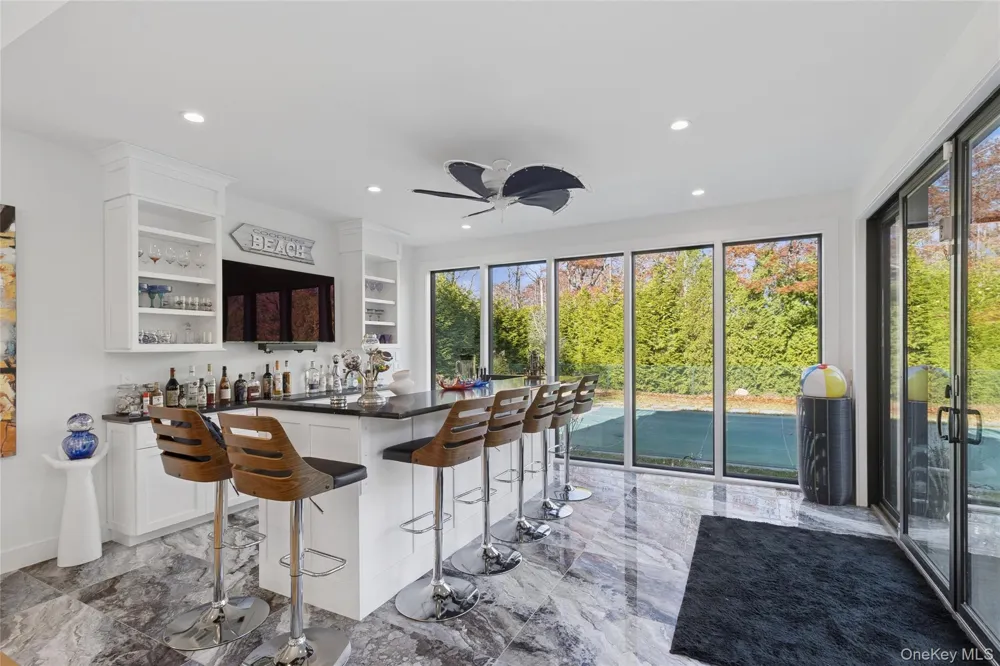 9 Debras Way Wainscott, NY 11975