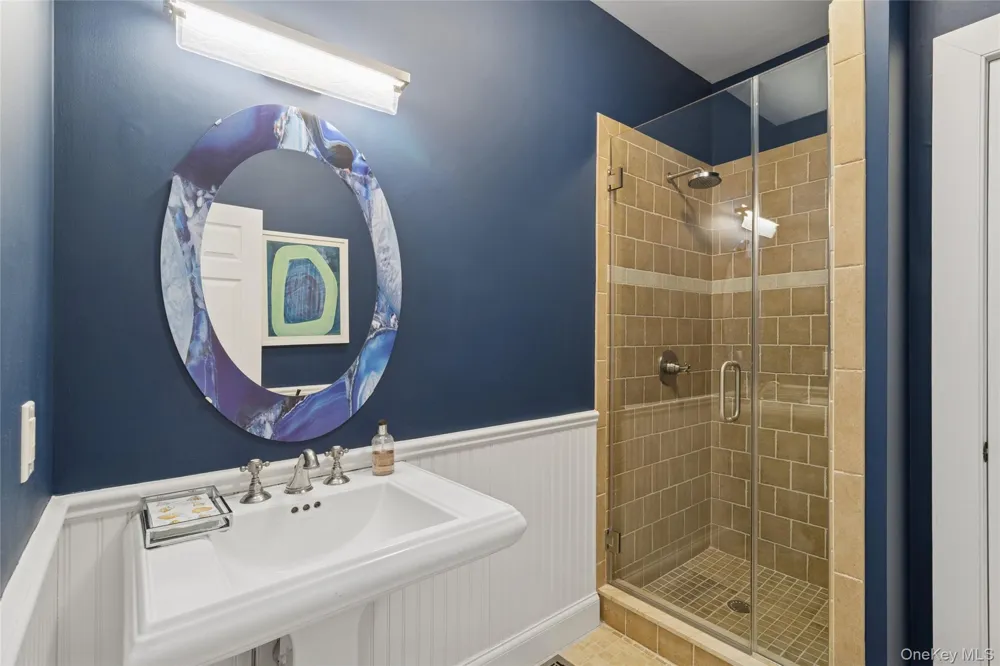 9 Debras Way Wainscott, NY 11975