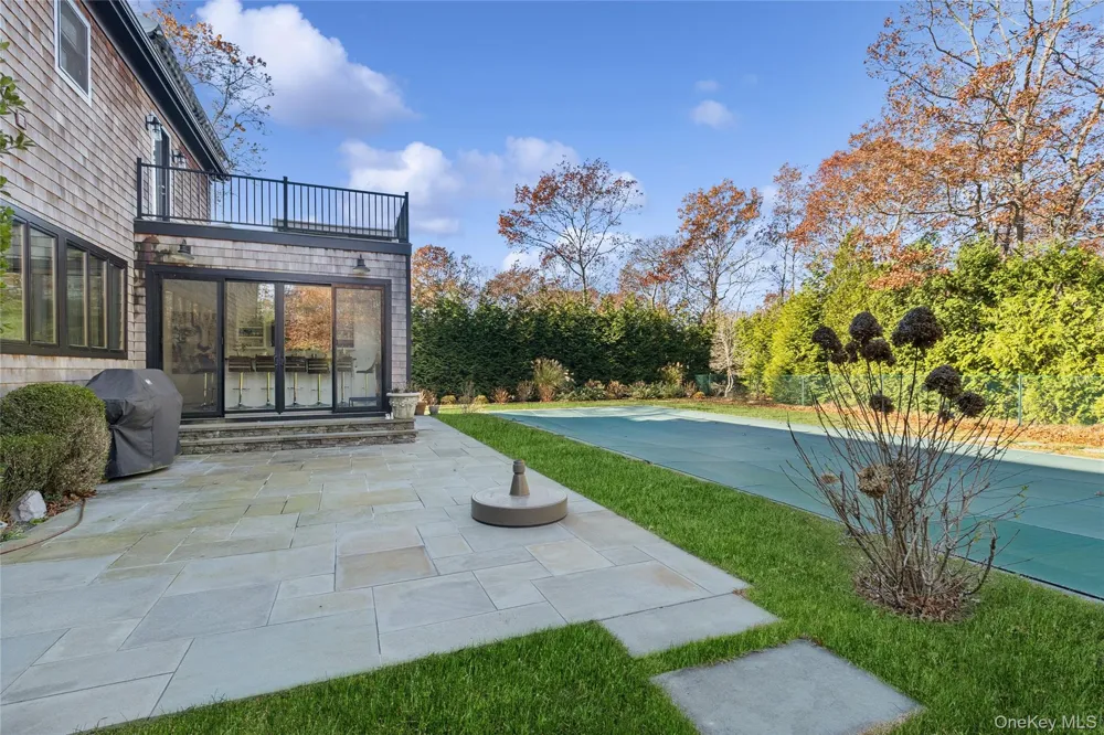 9 Debras Way Wainscott, NY 11975