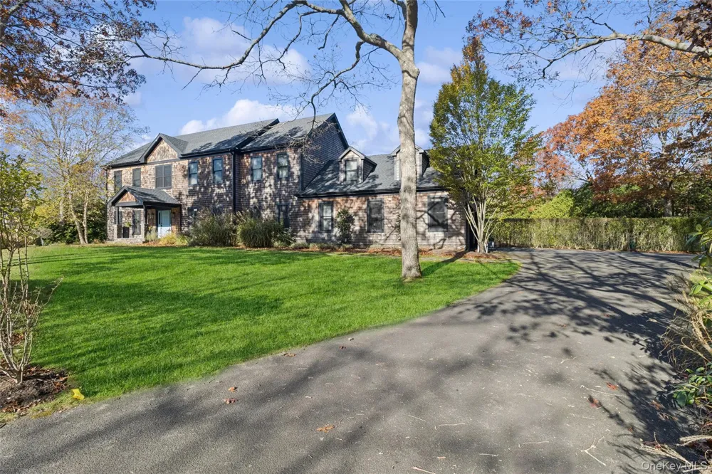 9 Debras Way Wainscott, NY 11975