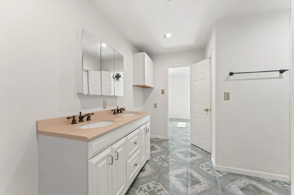 21207 Abbey Oak Circle Houston, TX 77073