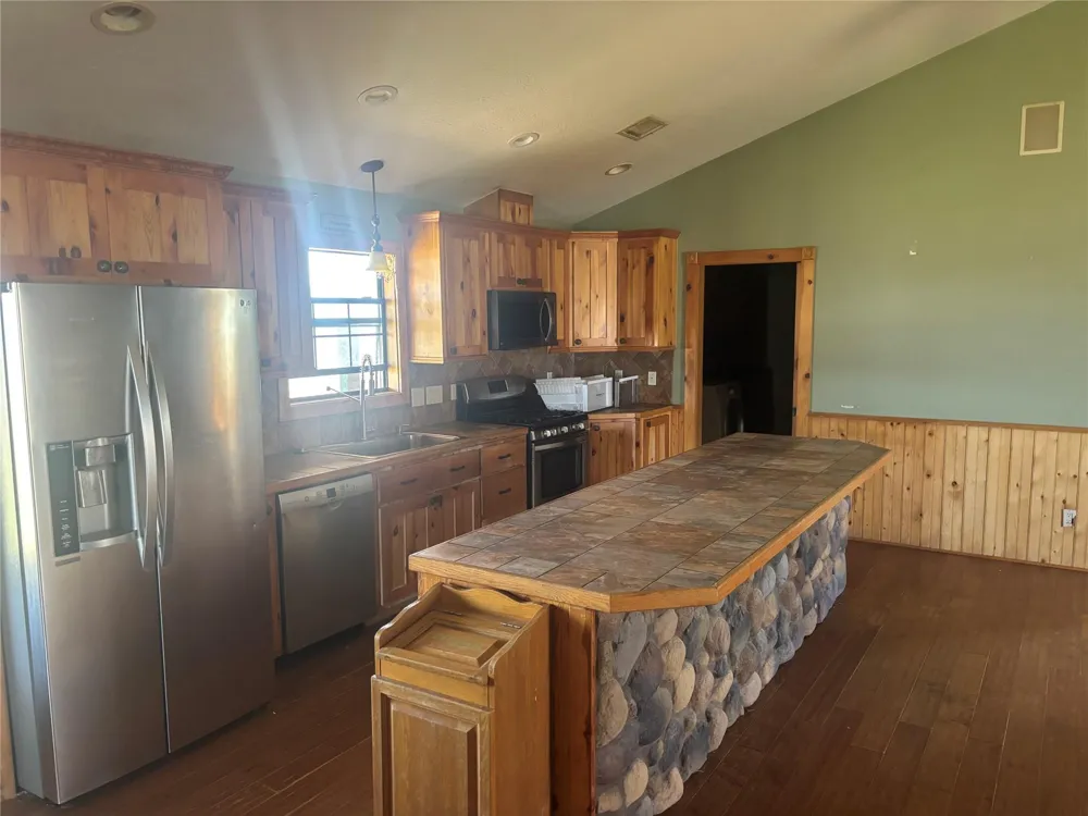 1706 Goodson Loop Pinehurst, TX 77362
