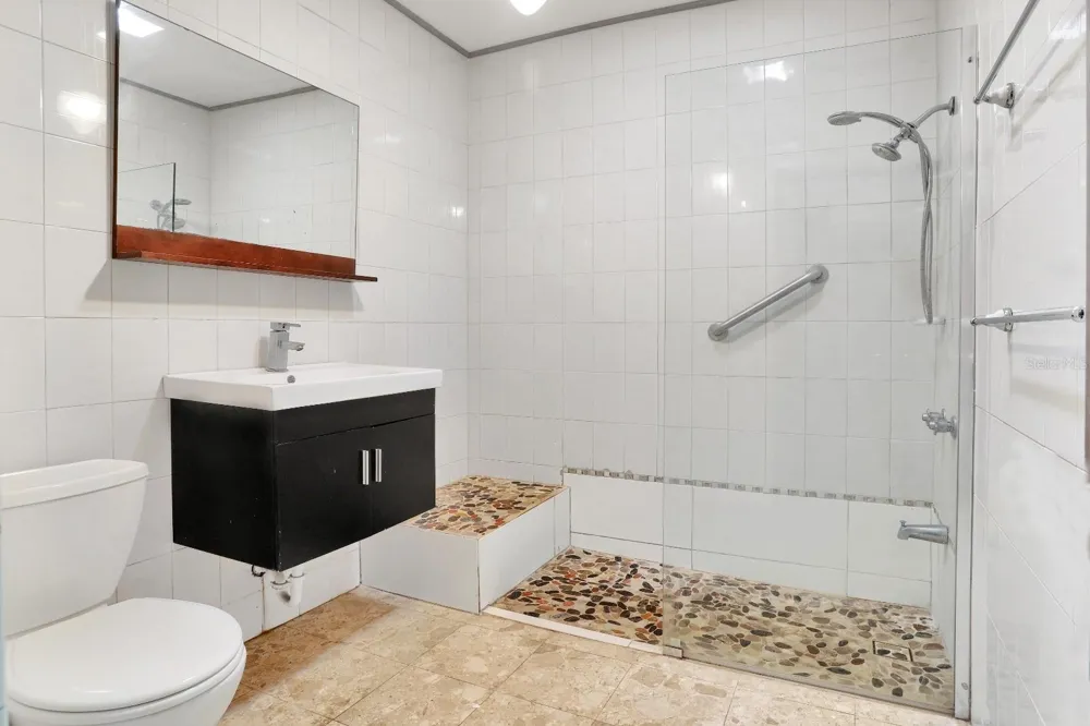 . J STREET #3 Guaynabo, PR 00966