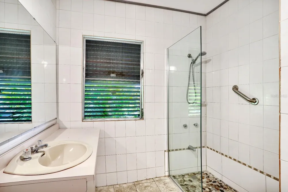 . J STREET #3 Guaynabo, PR 00966
