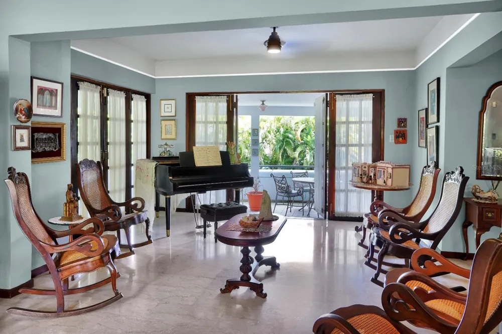 . J STREET #3 Guaynabo, PR 00966
