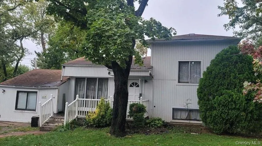 32 Duke Street Deer Park, NY 11729