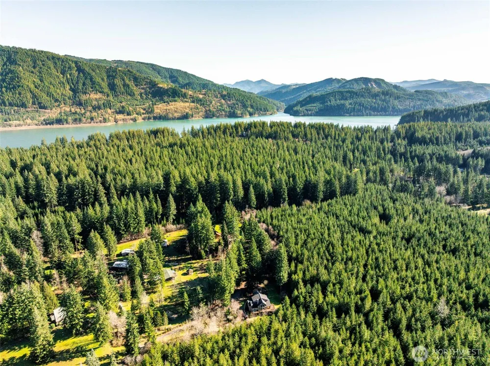 340 Arrowhead Road Ariel, WA 98603