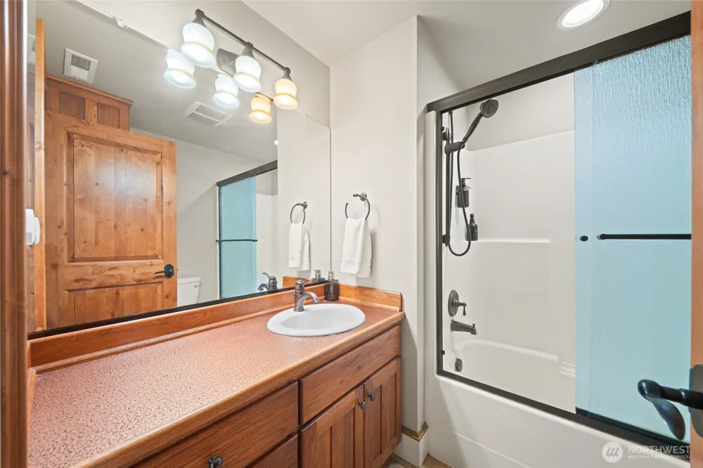 340 Arrowhead Road Ariel, WA 98603