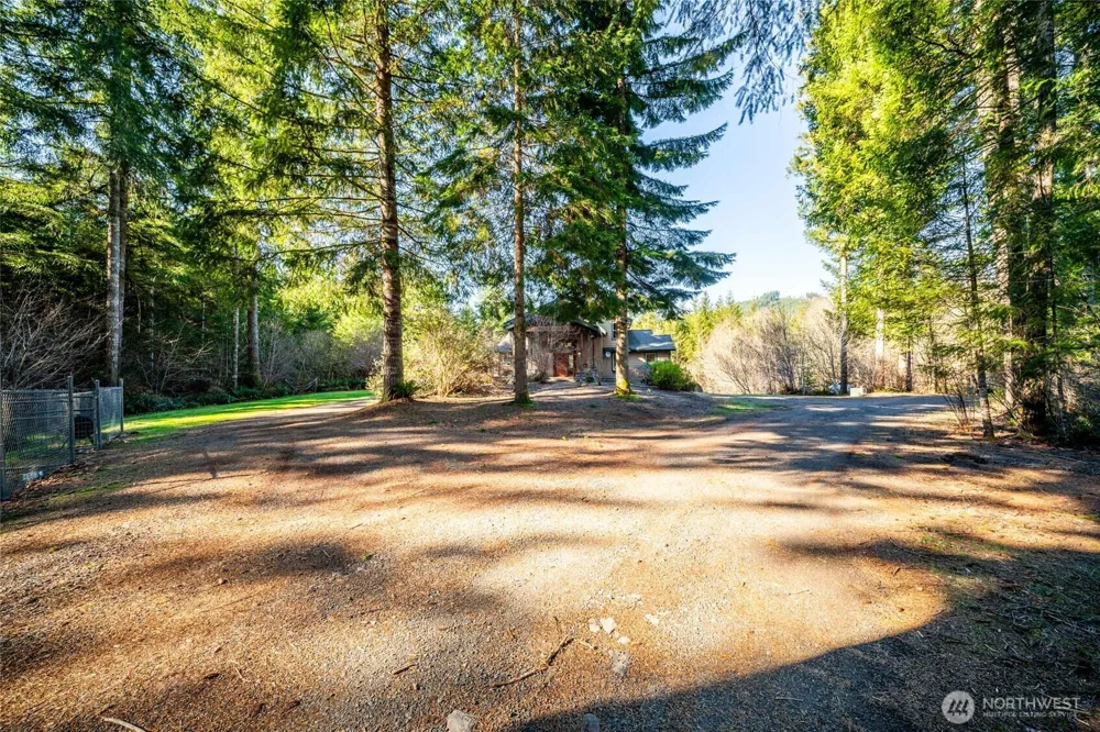340 Arrowhead Road Ariel, WA 98603