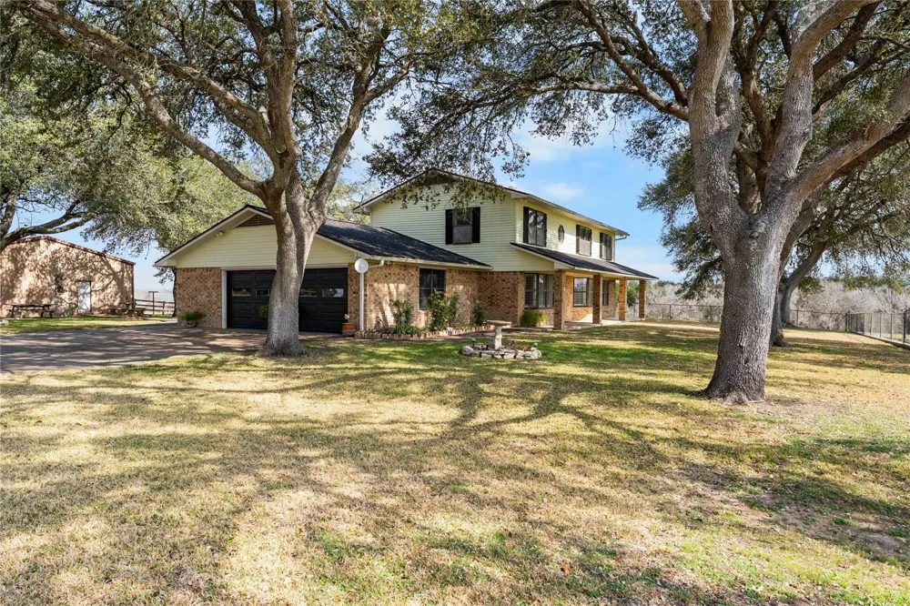 3120 Us Highway 77-A S Hallettsville, TX 77964