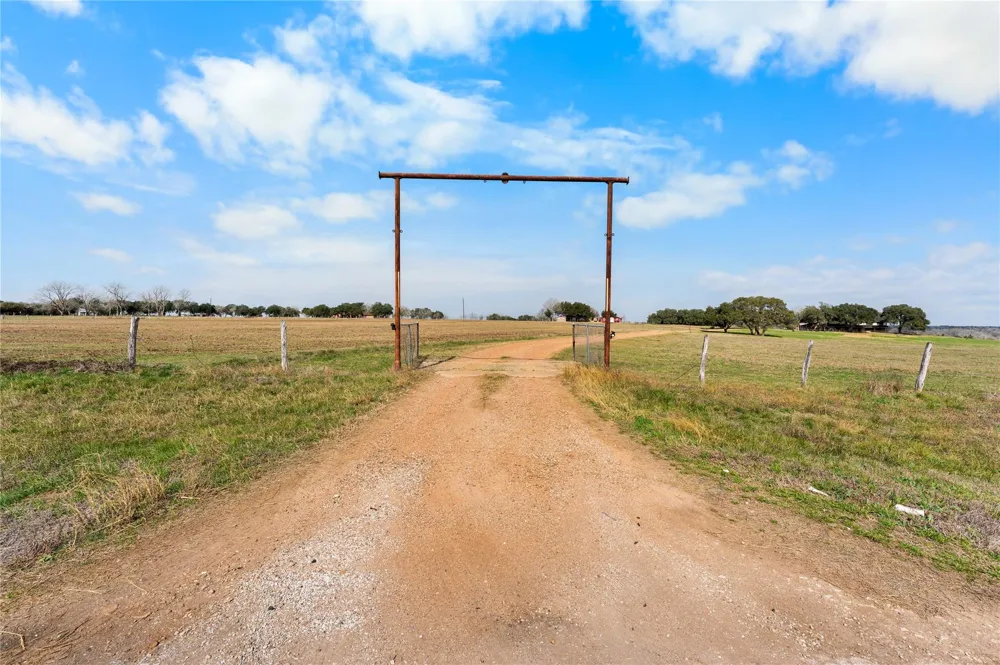 3120 Us Highway 77-A S Hallettsville, TX 77964